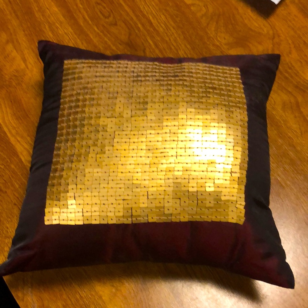 Pretty Mauve Pillow with Sequins